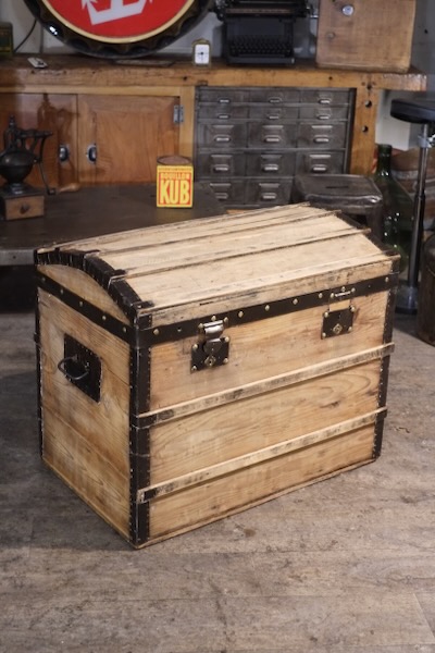 malle ancienne de voyage en bois decape brut